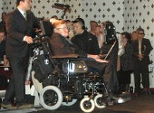 Stephen Hawking în cadrul unei conferinţei despre originea Universului, de la Caltech