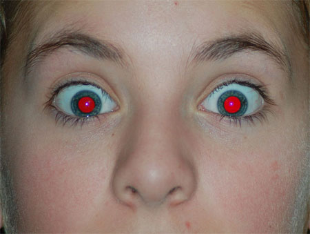 Efectul de ochi roşii